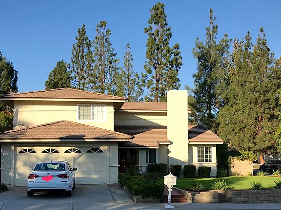 3rd image of 30805 Whim Dr