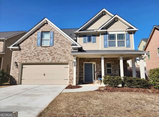 1402 Balvaird Dr, Lawrenceville, GA 30045