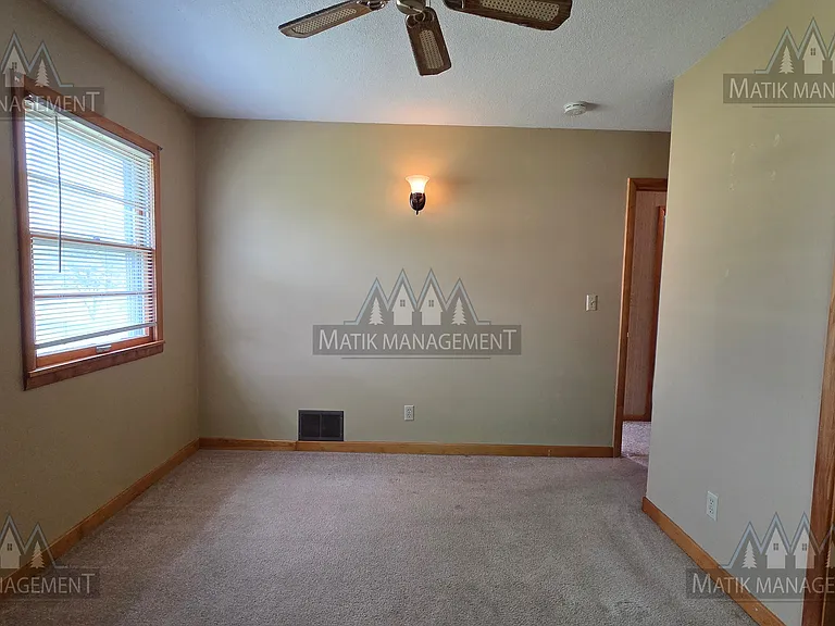 208 3rd St SW — Photo 26