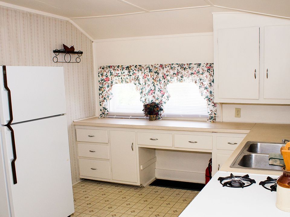 Back House - Kitchen