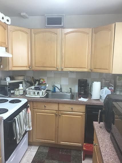 1st image of 44 Windsor Dr #C