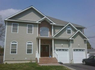 2537 Balsam Ave, East Meadow, NY 11554