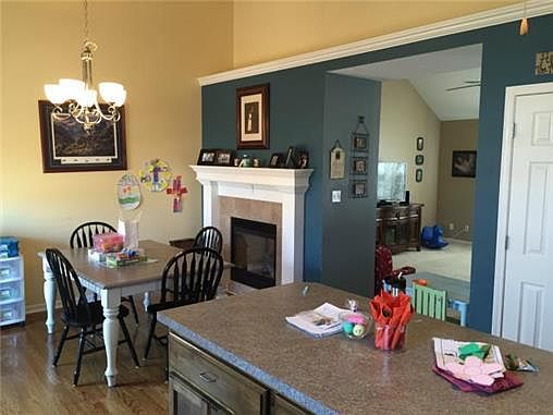 5th image of 4801 Garland St