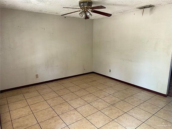 5th image of 300 W Chelo Dr