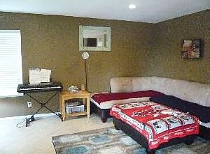 2nd image of 1120 S Clifpark Cir