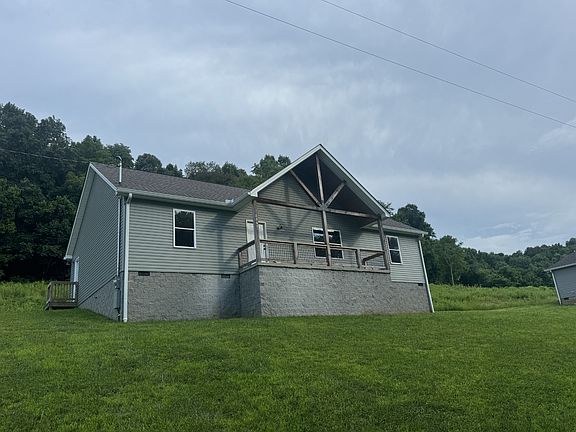 3rd image of 2065 Collier Rd