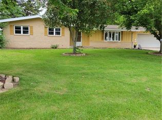1103 S Van Buren St, Newton, IL 62448