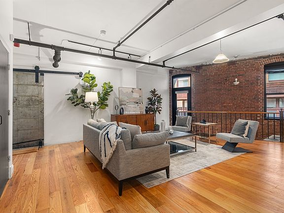 4th image of 13-19 Stanhope St #2B