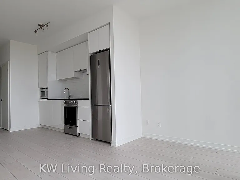 49 E Liberty St #405 — Photo 5