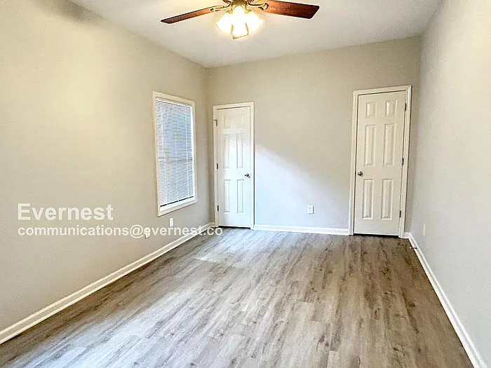 295 Sterling St SE — Photo 9