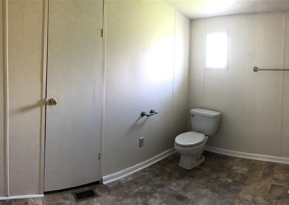 2nd image of 356 Creekside Dr