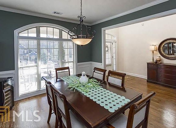5th image of 167 Sandisfield Dr