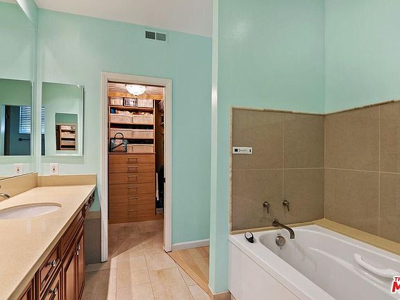 4th image of 10327 Missouri Ave APT 105