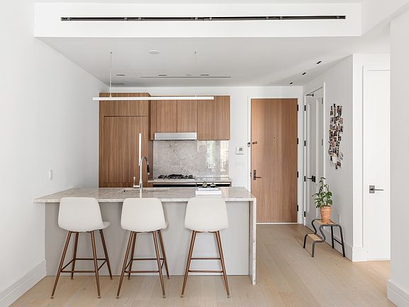 3rd image of 165 Lexington Ave #3D