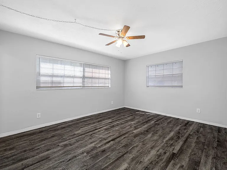 Lake Tarpon Apartments — Photo 31