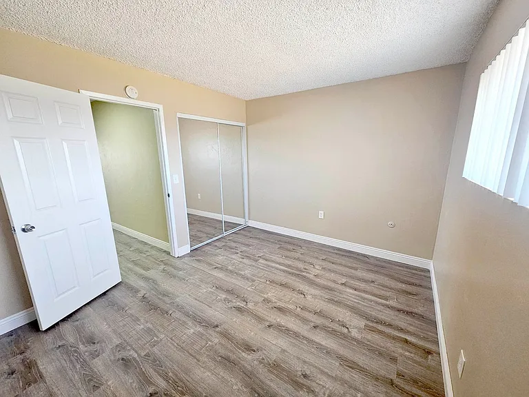 4538 Norwood St — Photo 10
