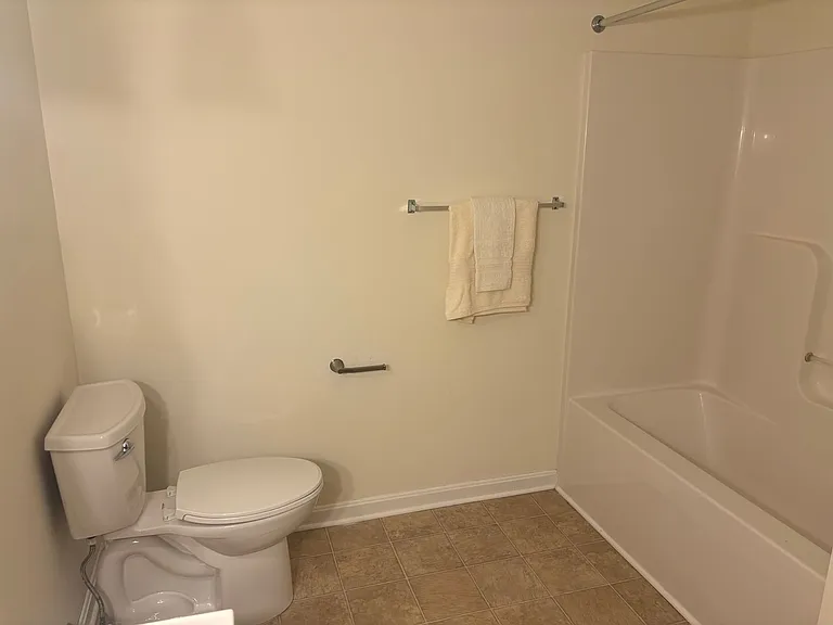 4 Commonwealth Dr — Photo 63