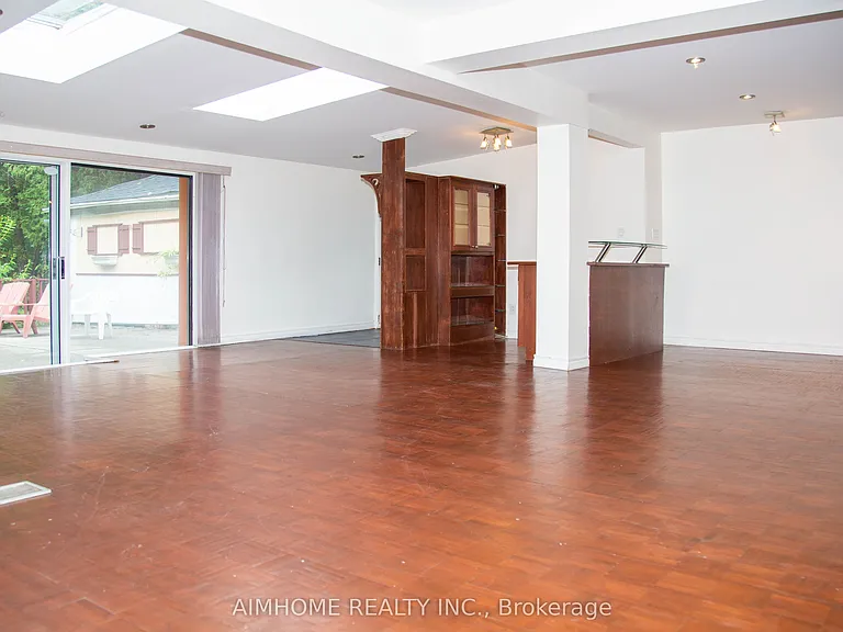 9890 Bayview Ave — Photo 16