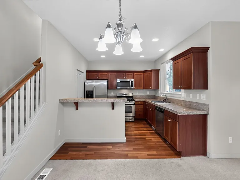7130 NE Ridge Dr — Photo 4