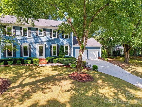 3rd image of 9209 Deer Spring Ln