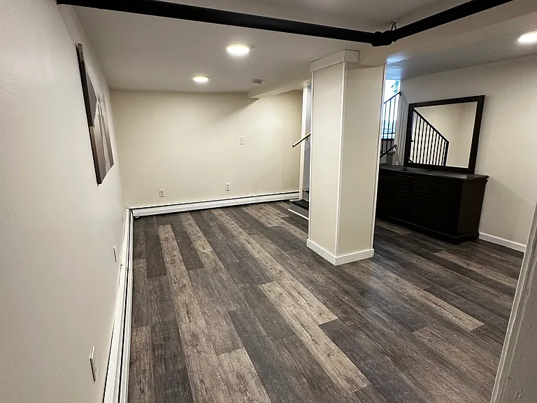 335 Academy Ave #1 — Photo 7