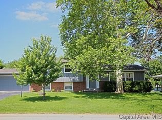 8 Greencastle Cir, Springfield, IL 62712