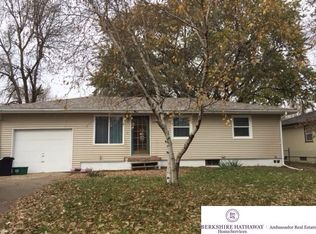 8324 Nicholas St, Omaha, NE 68114