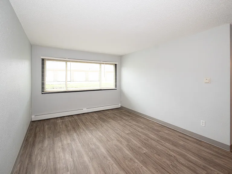 Meadow Park Apartments — Photo 27