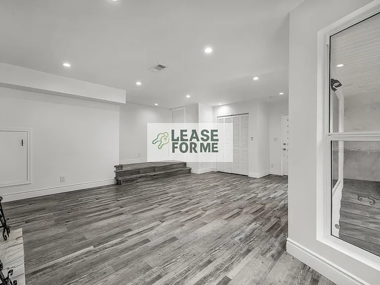 9848 Portola Dr — Photo 23