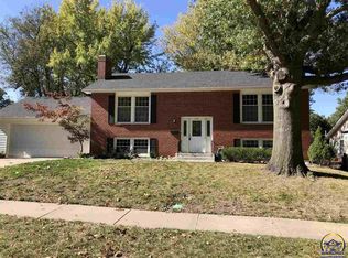 1731 SW Village Dr, Topeka, KS 66604