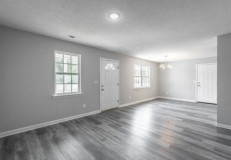 1801 S Lyerly St #MAIN HOUSE — Photo 3