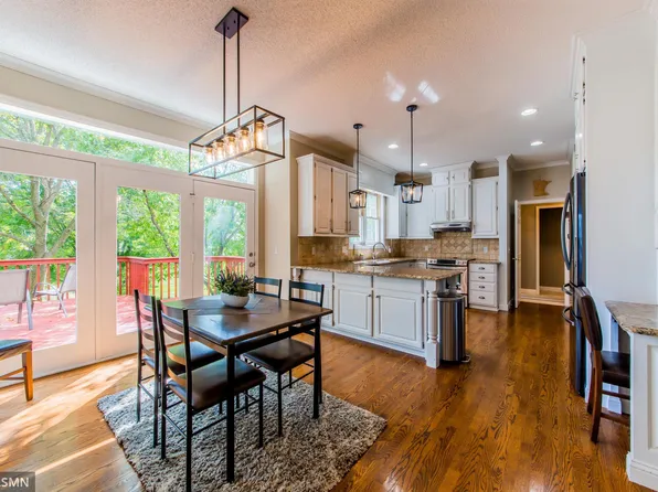 17027 Candlewood Pkwy, Eden Prairie, MN 55347