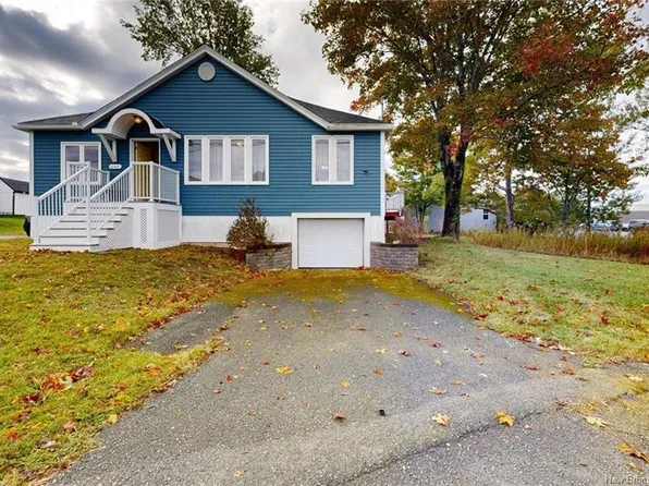 240 Loch Lomond Rd, Saint John, NB E2J 1Y7