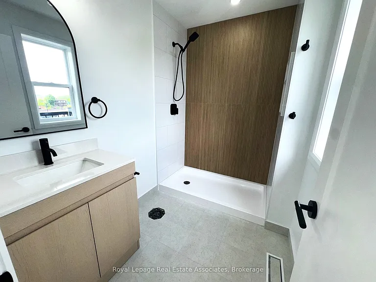 17 White Ave #4 — Photo 9