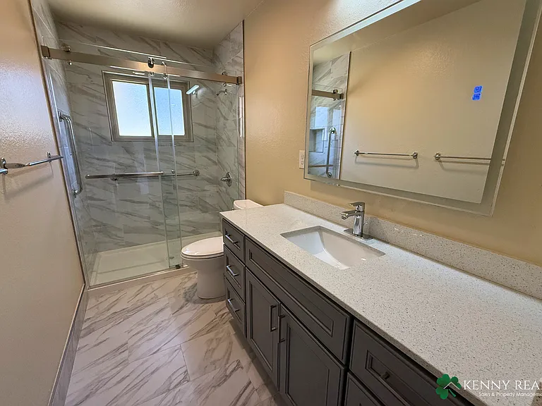 2504 Tipperary Ave — Photo 17