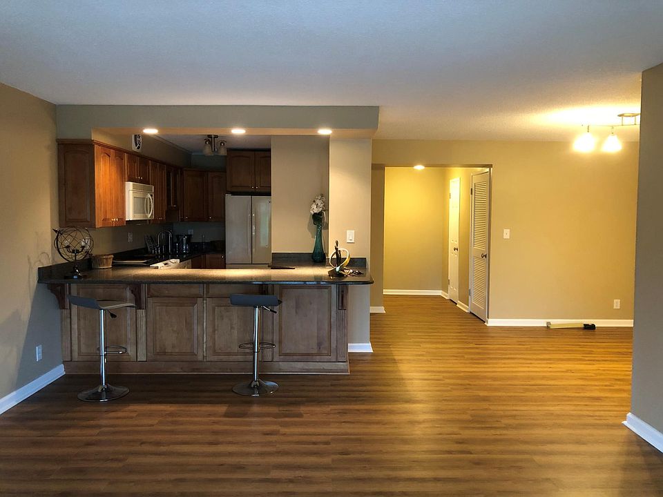 1st image of 717 Mount Eagle Dr #717
