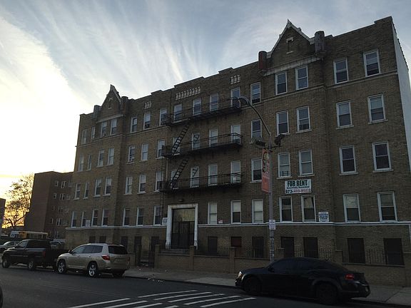 5th image of 196 Roseville Ave APT 26
