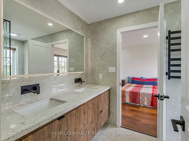 2299 Glazebrook Cir — Photo 10