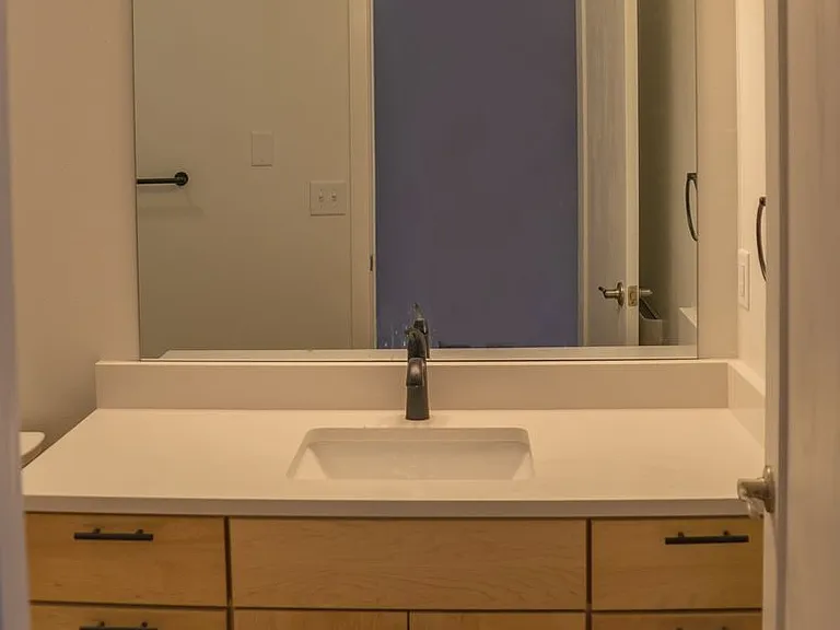 947 Terry St — Photo 11