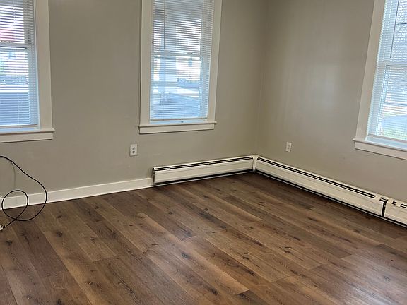 4th image of 95 Pleasant St Floor 2