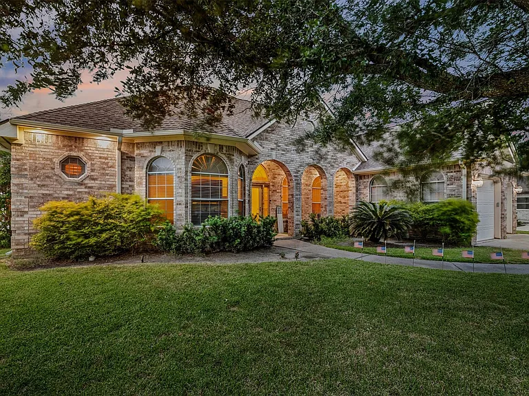 14030 Shoreline Dr — Photo 3