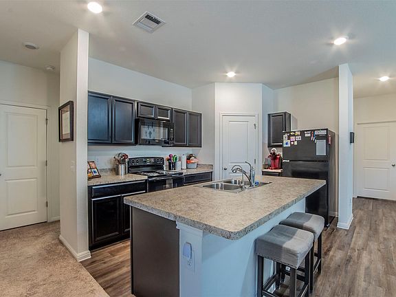 5th image of 298 Shiro Dr