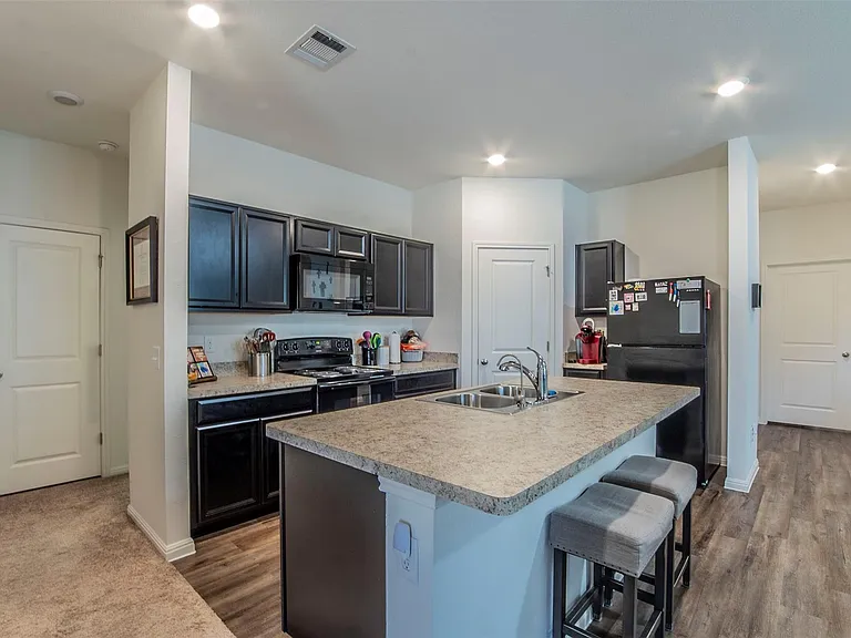 298 Shiro Dr — Photo 5