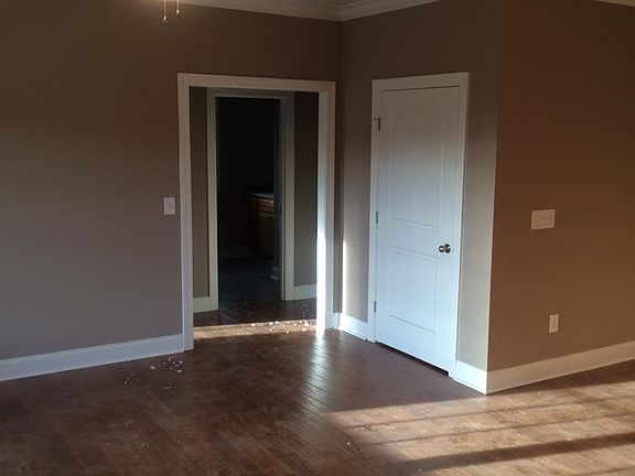 2nd image of 125 Cotton St