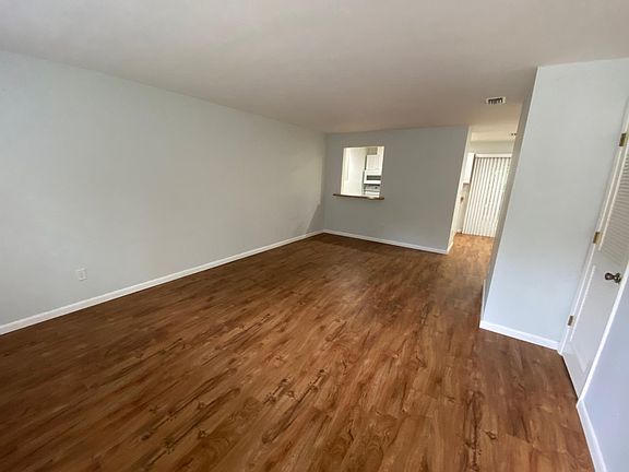 3rd image of 2114 NW 55th Blvd APT 26