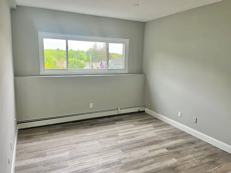 75 Hillside Ave — Photo 11