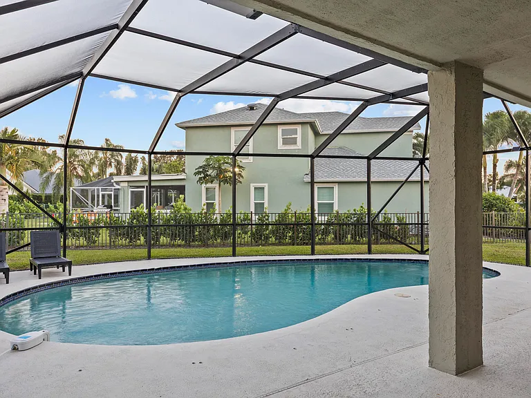 2400 Seaford Dr — Photo 37