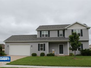 4504 N White Hawk Dr, Appleton, WI 54913