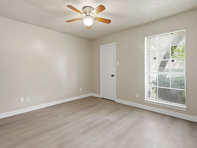 2528 Lido Ln — Photo 17