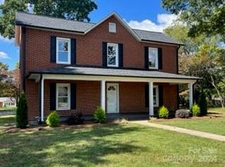1004 Saint Davids St SE, Conover, NC 28613